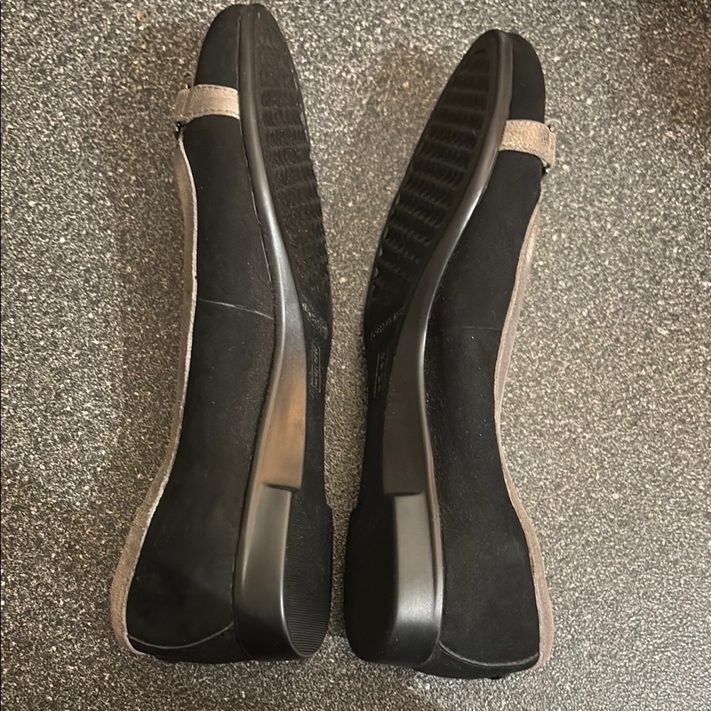Aerosoles Women's Black and Silver Flats - Picture 3 of 5